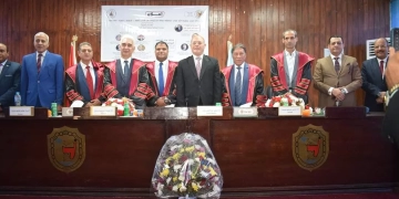 رئيس جامعة سوهاج يشهد مناقشة رسالة دكتوراة عن "معالجة المواقع الإخبارية للحوار الوطني" 1 - جريدة المساء