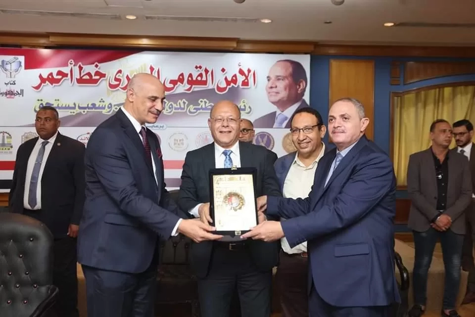 رئيس جامعة سوهاج يشارك بحفل تدشين "كتاب الجمهورية"..ويثمن ما تحقق من إنجازات على أرض الوطن في ١٠ سنوات 19 - جريدة المساء