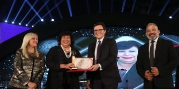 وزير الثقافة يكرم د.إيناس عبد الدايم و18شخصية فى إفتتاح جماهيرى لمهرجان ومؤتمر الموسيقى العربيةال 32 1 - جريدة المساء