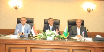محافظ الجيزة يناقش الموقف التنفيذي لمشروعات الخطة الاستثمارية 1 - جريدة المساء