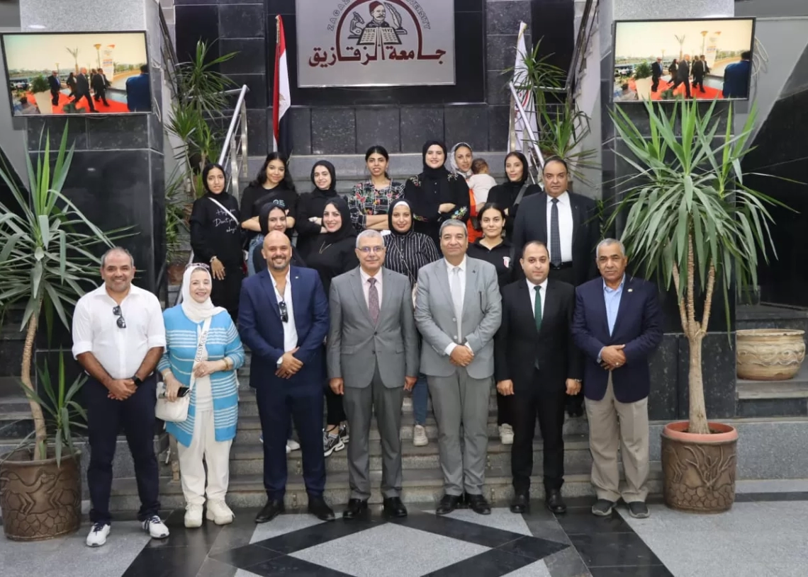 رئيس جامعة الزقازيق يستقبل فريق أول هوكي الشرقية للسيدات المؤهل للبطولة الدولية بسلطنة عُمان 18 - جريدة المساء