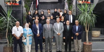 رئيس جامعة الزقازيق يستقبل فريق أول هوكي الشرقية للسيدات المؤهل للبطولة الدولية بسلطنة عُمان 1 - جريدة المساء