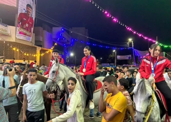 إحتفالية شرقاوية بالاعلام المصرية ورقصات الخيول العربية والطبل والمزمار البلدي ببطلتي العالم في الكارتية "مريم طنطاوي" و"رؤي الطاهر" 21 - جريدة المساء