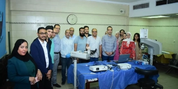 طب سوهاج تناقش أحدث التقنيات الجراحية لعمليات المياه الزرقاء 1 - جريدة المساء