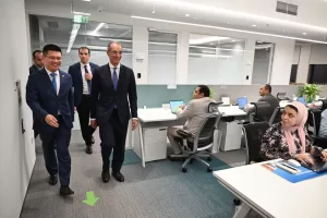الدكتور/ عمرو طلعت وزير الاتصالات وتكنولوجيا المعلومات يفتتح مقر جديد لشركة هواوى HUAWEI ضمن استراتيجيتها لتوسيع أعمالها فى مصر 22 - جريدة المساء
