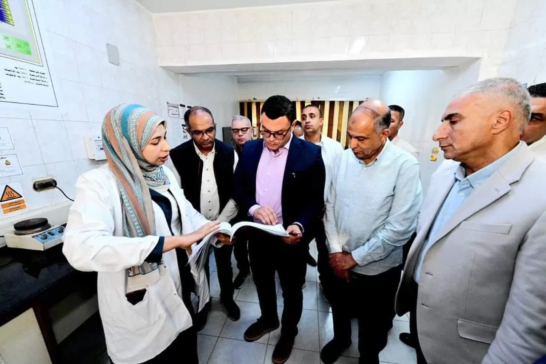 وزير الإسكان ومحافظ المنيا يتفقدان سير العمل بمحطتى تنقية مياه الشرب ومعالجة الصرف الصحى بمدينة المنيا الجديدة 18 - جريدة المساء