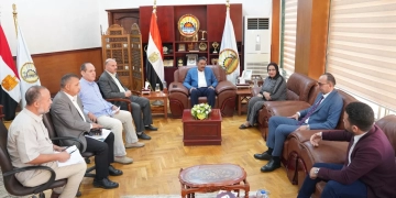 محافظ مطروح يستقبل المدير التنفيذي لمؤسسة حياة كريمة 2 - جريدة المساء محافظ مطروح يستقبل المدير التنفيذي لمؤسسة حياة كريمة 1 - جريدة المساء