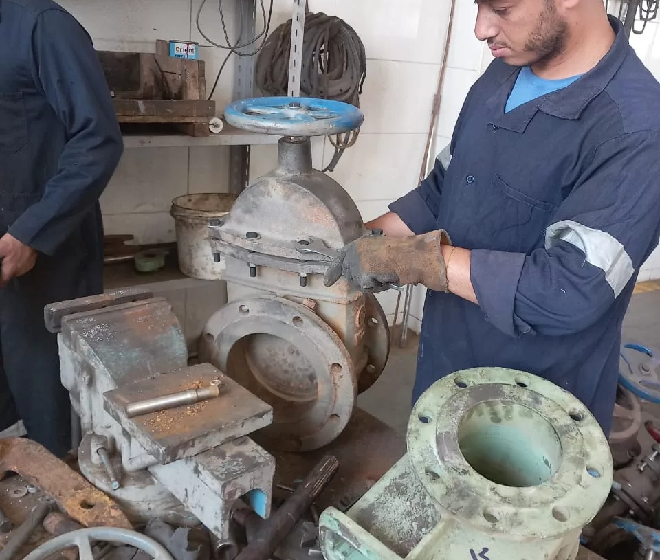 مياه سوهاج تنفذ خطة صيانة الوقائية لعدد 15158 محبس مياه بشبكات مياه الشرب 17 - جريدة المساء