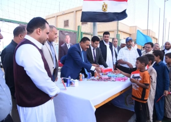 "شعيب" يتفقد فعاليات القافلة الخدمية الشاملة لقرية الزويدة بسيدى برانى 31 - جريدة المساء