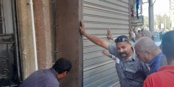 إيقاف أعمال تحويل شقة من سكنى إلى تجارى بحى شمال المنيا 2 - جريدة المساء إيقاف أعمال تحويل شقة من سكنى إلى تجارى بحى شمال المنيا 1 - جريدة المساء