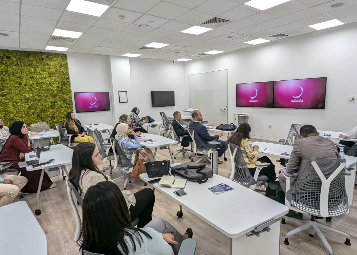 التضامن تشارك في حلقة دراسية لدمج ذوي الإعاقة وتبادل الخبرات الدولية بدبى 19 - جريدة المساء