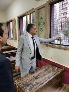 وكيل وزارة التعليم بالجيزة يزور مدارس العجوزة والدقي لمتابعة العملية التعليمية.. ويشدد علي بعض التنبيهات 23 - جريدة المساء