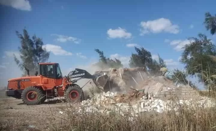 تنفيذ إزالة ل 5 حالات تعدٍّ بالبناء المخالف بالقنطرة شرق 19 - جريدة المساء