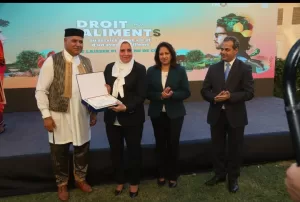 "الفاو" تكرم د.نجلاء بلابل على هامش الاحتفال بيوم الغذاء العالمي 21 - جريدة المساء