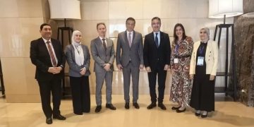 وزيرا الزراعة والتموين يجتمعان مع وفد برنامج الأغذية العالمي لمناقشة التجربة المصرية في تحول الأنظمة الغذائية 1 - جريدة المساء