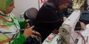 وحدة أيادي مصر بمرسي مطروح تنظم أولى ورش العمل لتدريب وتعليم أساسيات الخياطة والكروشية 1 - جريدة المساء