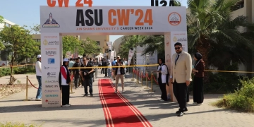 4100 طالب و خريج يشاركون في المعرض التوظيفي بجامعة ''عين شمس'' 2 - جريدة المساء 4100 طالب و خريج يشاركون في المعرض التوظيفي بجامعة ''عين شمس'' 1 - جريدة المساء