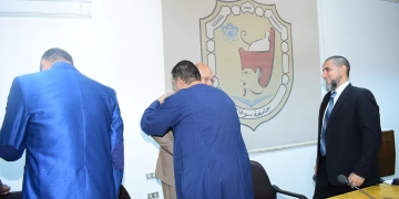 أهالي قرية الصلعا تكرم رئيس جامعة سوهاج علي مجهوداته في دعم مدرسة تحفيظ القرآن الكريم 1 - جريدة المساء