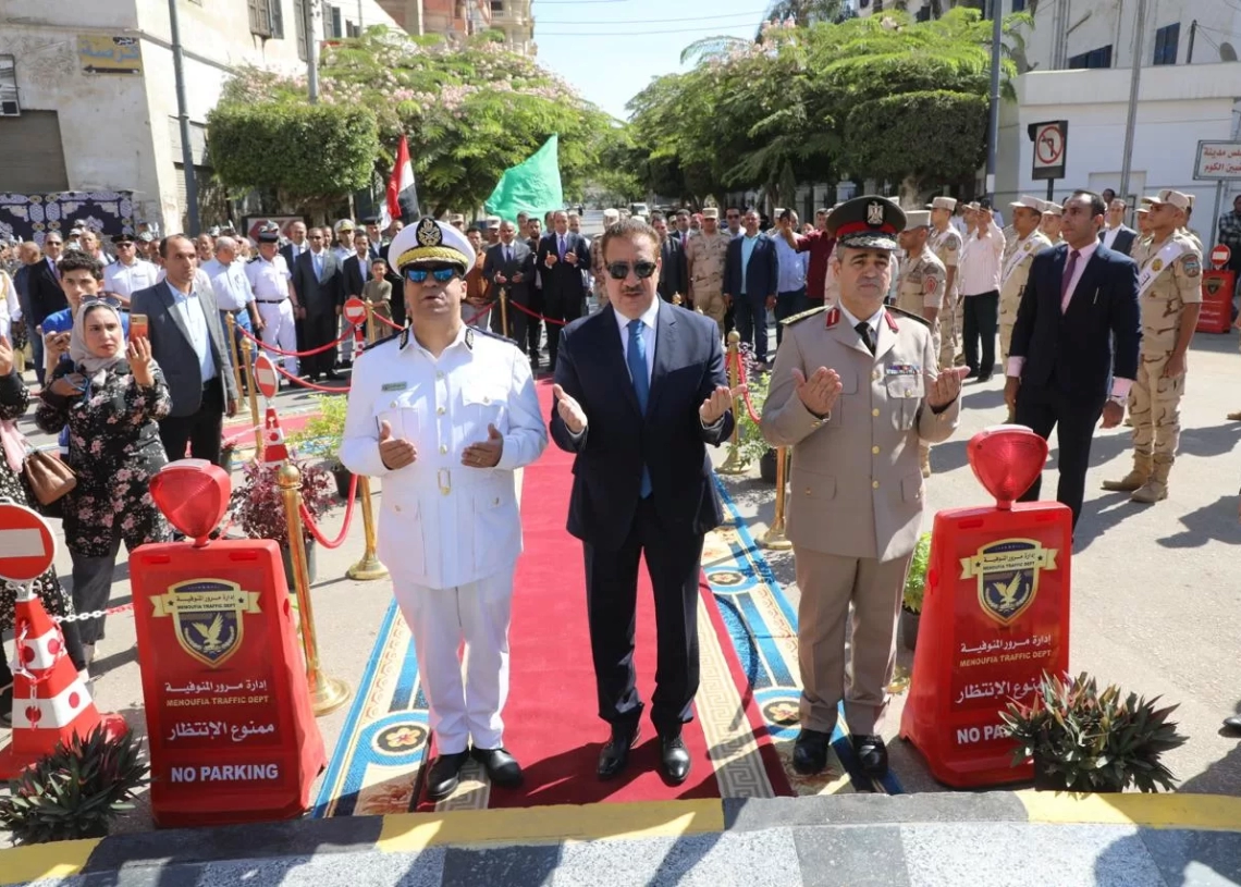 محافظ المنوفية يضع إكليلاً من الزهور على النصب التذكاري.. ويؤكد: هذا النصر سيظل شاهداً على قوة وعزيمة الإرادة المصرية 19 - جريدة المساء