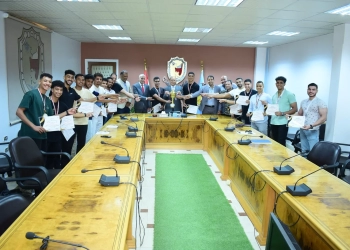 النعماني يكرم أبطال جامعة سوهاج الفائزين بالمراكز الأولى والحاصلين على ميداليات وكؤوس فى المسابقات الرياضية القمية 27 - جريدة المساء