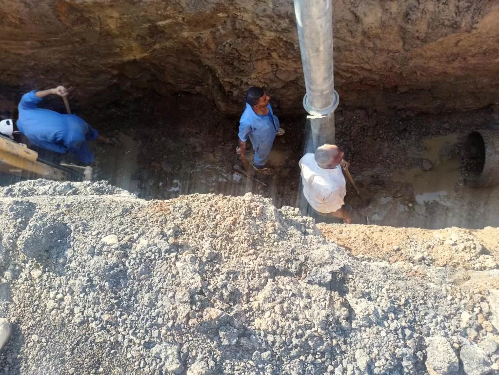 محافظ أسوان : نجاح فرق الصيانة بإصلاح وصيانة الكسر المفاجئ بخط الطرد الرئيسى بالكرور 19 - جريدة المساء