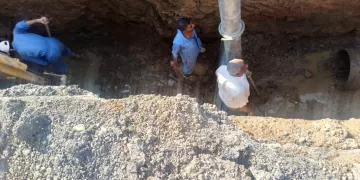 محافظ أسوان : نجاح فرق الصيانة بإصلاح وصيانة الكسر المفاجئ بخط الطرد الرئيسى بالكرور 1 - جريدة المساء