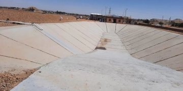 محافظ أسوان يثمن جهود وزارات البيئة والتنمية المحلية بعد التسليم النهائي لمدفن إدفو 1 - جريدة المساء