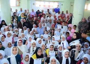 ضمن فعاليات مبادرة "بداية".. رئيس جامعة سوهاج يكرم ٢٠٠٠ طفل من حفظة القرآن بالصلعا 23 - جريدة المساء