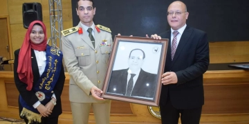 لأول مرة بالجامعات المصرية.. المتحدث العسكري الرسمي للقوات المسلحة المصرية بجامعة سوهاج محاضراً بندوة عن "نصر اكتوبر الطريق للجمهورية الجديدة" 2 - جريدة المساء لأول مرة بالجامعات المصرية.. المتحدث العسكري الرسمي للقوات المسلحة المصرية بجامعة سوهاج محاضراً بندوة عن "نصر اكتوبر الطريق للجمهورية الجديدة" 1 - جريدة المساء