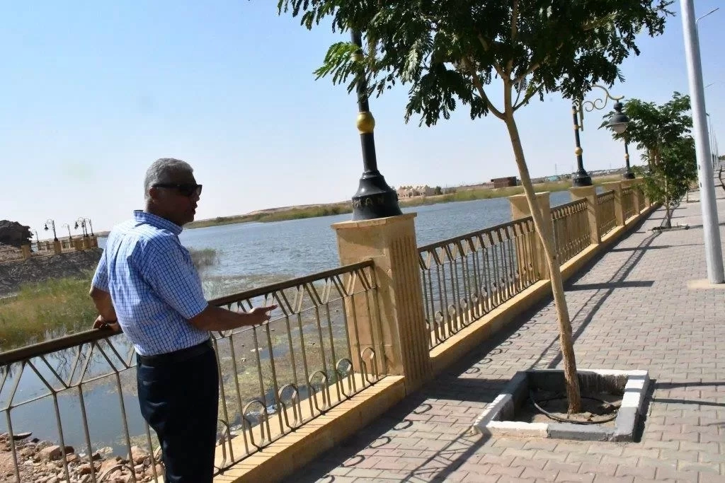 محافظ أسوان يتفقد مشروع الممشى السياحى بكورنيش النيل بمدينة أبو سمبل السياحية 18 - جريدة المساء