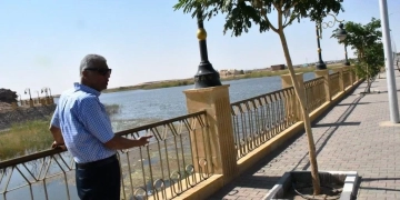 محافظ أسوان يتفقد مشروع الممشى السياحى بكورنيش النيل بمدينة أبو سمبل السياحية 1 - جريدة المساء