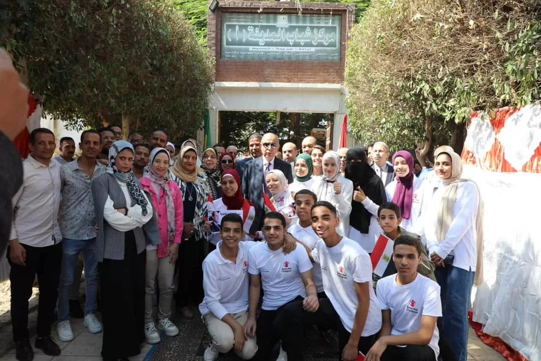 محافظ المنيا يوزع هدايا عينية ويصرف مكافأت بمناسبة الاحتفال بالذكرى 51 لانتصارات أكتوبر 19 - جريدة المساء