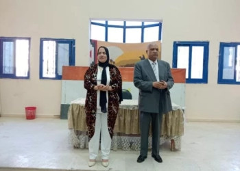 وكيلة وزارة التعليم بمطروح تستهل عملها بعقد اجتماع موسع مع القيادات التعليمية مديري الإدارات والموجهين العموم 33 - جريدة المساء