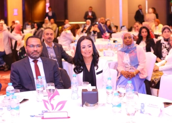 التضامن والصحة في مواجهة سرطان الثدي فى مؤتمر يوم التضامن الوردى 17 - جريدة المساء