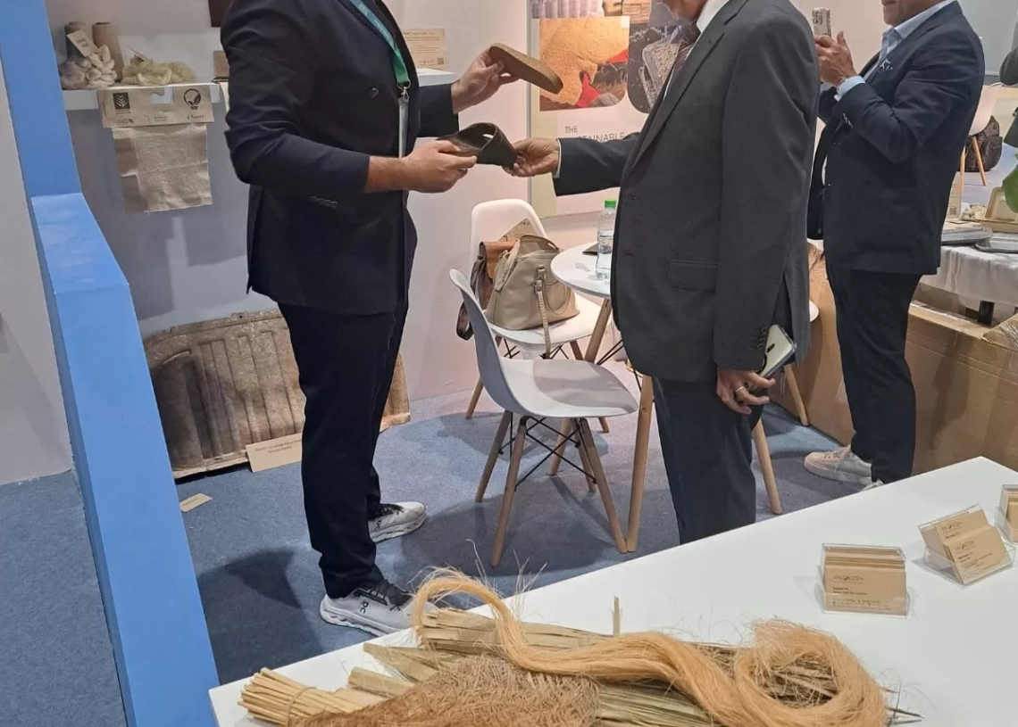 اقبال جماهيرى كبير على معرض أبوظبي للتمور 17 - جريدة المساء