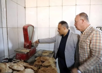 "الاشموني" يفاجئ مخابز القنايات للإطمئنان على جودة ووزن رغيف الخبز المقدم للمواطنين.. ويتوعد المخالفين 22 - جريدة المساء