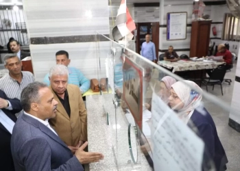 محافظ الشرقية يتابع العمل بالمركز التكنولوجي لخدمة المواطنين بفاقوس 35 - جريدة المساء