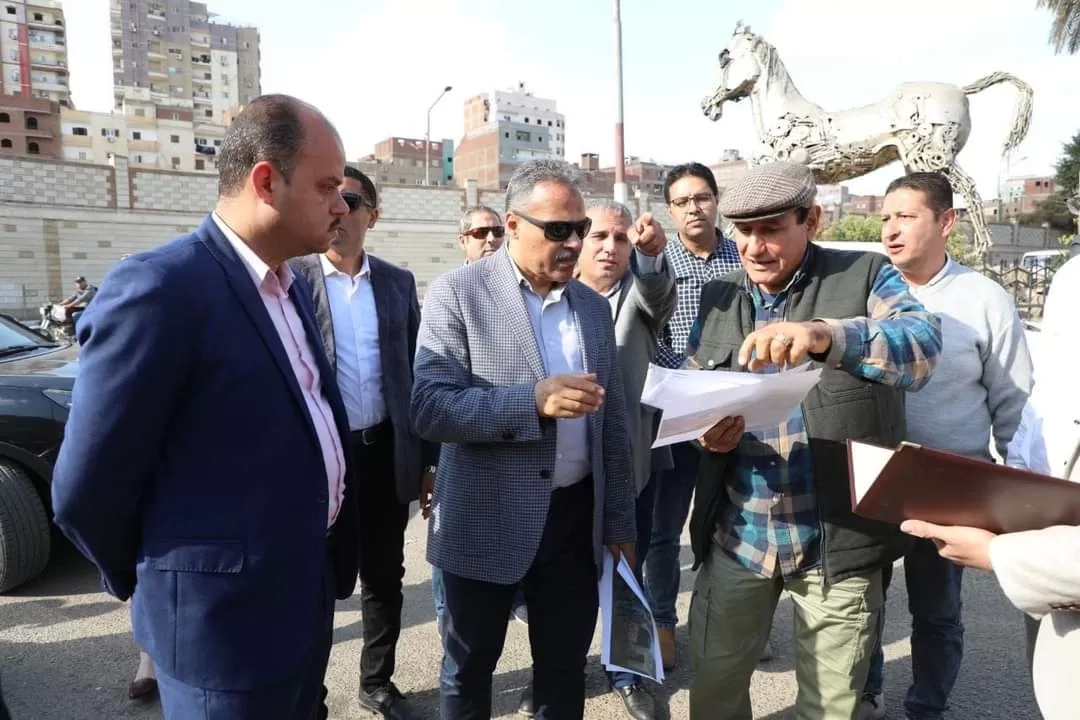 محافظ الشرقية يتفقد نفق أبو الريش بالزقازيق ويؤكد على ضرورة إضفاء اللمسة الجمالية لإستعادة الوجه الجمالي للنفق 19 - جريدة المساء