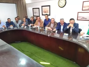 وكيل وزارة التعليم بالجيزة يعلن جاهزية الإدارات التعليمية لطبع امتحانات نصف العام 2024 لصفوف النقل بمدارس المحافظة 25 - جريدة المساء