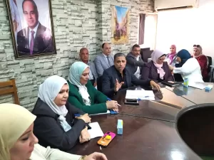 وكيل وزارة التعليم بالجيزة يعلن جاهزية الإدارات التعليمية لطبع امتحانات نصف العام 2024 لصفوف النقل بمدارس المحافظة 19 - جريدة المساء