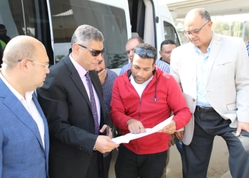 موعد التشغيل النهائي يقترب.. محافظ الجيزة يتفقد نسب التنفيذ لمشروعات التطوير بالطرق والمحاور المؤدية إلى المتحف المصري الكبير 24 - جريدة المساء