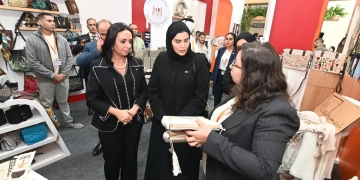 وزيرة التضامن ونظيرتها القطرية يتفقدان معرض "ديارنا" 2 - جريدة المساء وزيرة التضامن ونظيرتها القطرية يتفقدان معرض "ديارنا" 1 - جريدة المساء