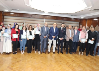 وزير قطاع الأعمال العام يشهد تسليم شهادات برنامج تدريبي لرفع قدرات مهندسي شركات القابضة للتشييد 21 - جريدة المساء