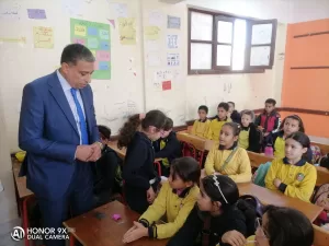 استمرارا للزيارات الميدانية.. وكيل وزارة تعليم الجيزة يتجول في عدة مدراس بالعمرانية لمتابعة انضباط العملية التعليمية 20 - جريدة المساء