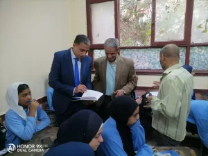 استمرارا للزيارات الميدانية.. وكيل وزارة تعليم الجيزة يتجول في عدة مدراس بالعمرانية لمتابعة انضباط العملية التعليمية 24 - جريدة المساء
