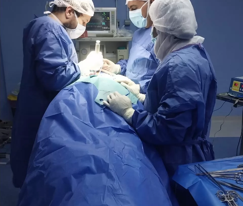 بعد سقوطه من الدور الرابع.. فريق جراحة المخ والأعصاب والعظام بمستشفى بلبيس ينقذ شاب من الشلل النصفي 19 - جريدة المساء