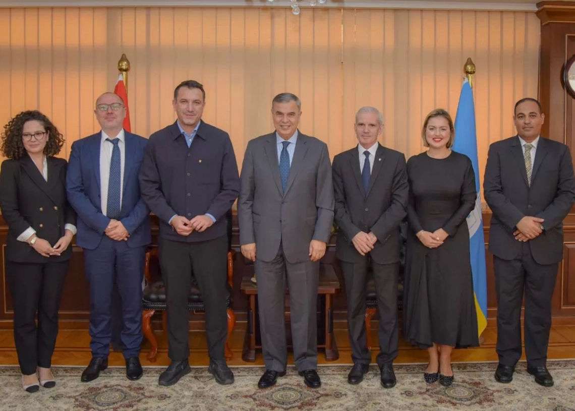 محافظ الإسكندرية يستقبل عمدة مدينة "تيرانا" وسفير ألبانيا لبحث تعزيز سبل التعاون 15 - جريدة المساء