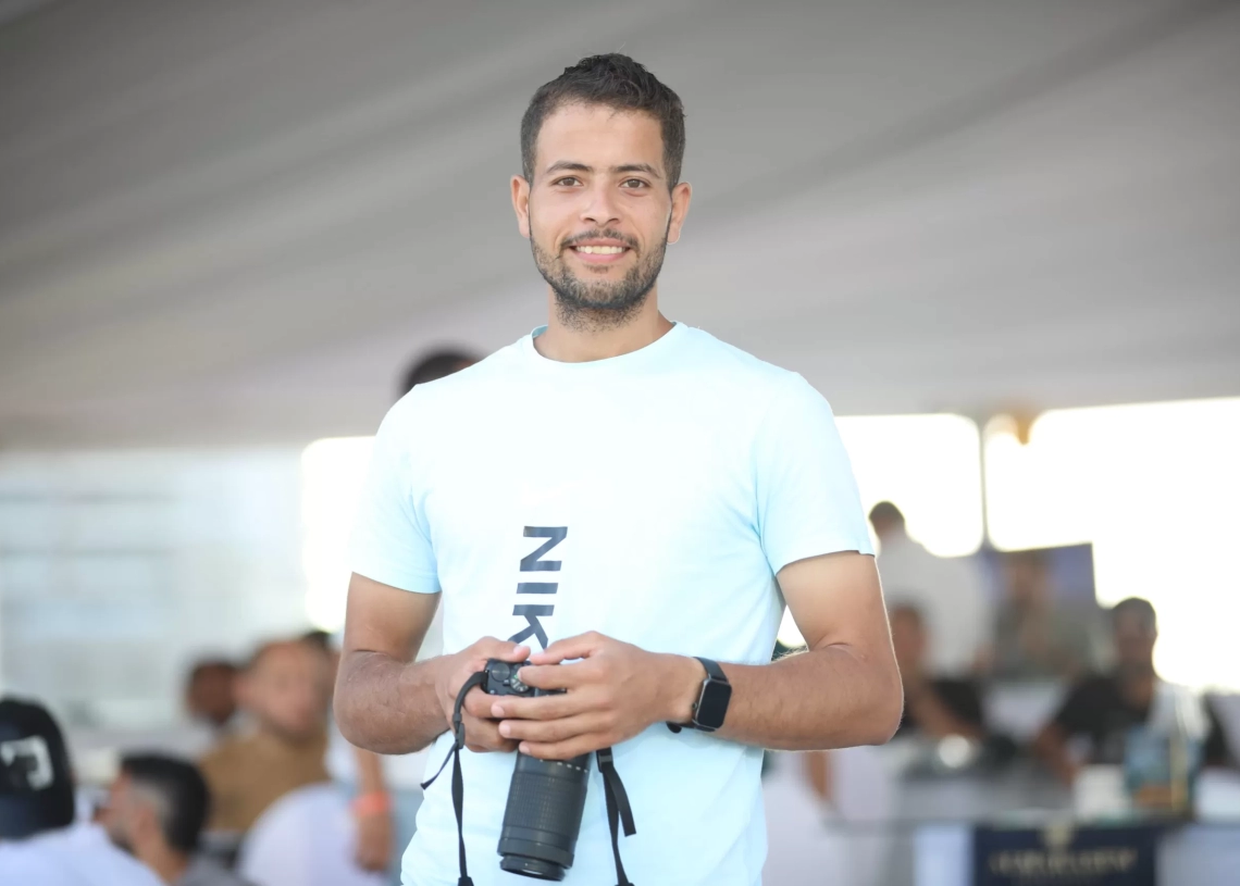 أحمد رزق.. فنان يوثق لحظات العلمين الجديدة الاستثنائية بعدسته 19 - جريدة المساء
