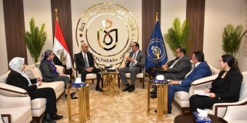 رئيس هيئة الرعاية الصحية والمدير الإقليمي لشركة فايزر بحثا سبل تعزيز التعاون وتبادل الخبرات 10 - جريدة المساء رئيس هيئة الرعاية الصحية والمدير الإقليمي لشركة فايزر بحثا سبل تعزيز التعاون وتبادل الخبرات 9 - جريدة المساء