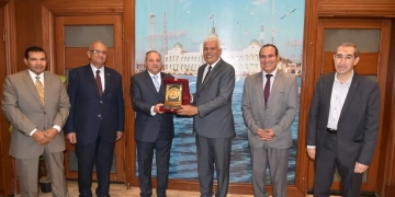 نقيب الزراعيين يهدي بورسعيد 2000 شجرة مثمرة لزراعتها في المدارس والمنشآت الحكومية  9 - جريدة المساء